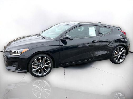 2020 Hyundai Veloster 2