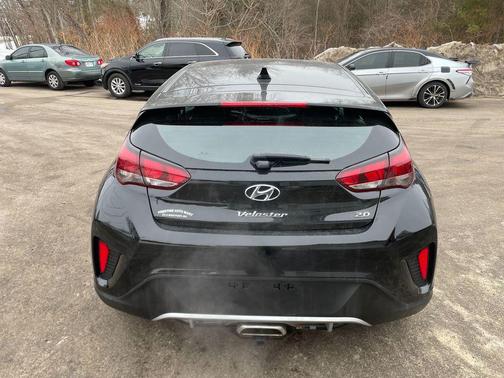 2020 Hyundai Veloster 2