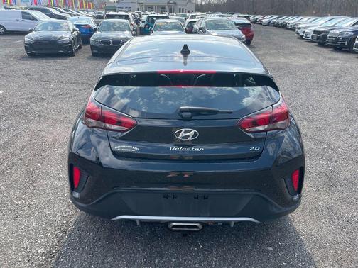 2020 Hyundai Veloster 2