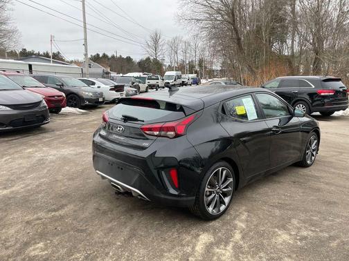 2020 Hyundai Veloster 2