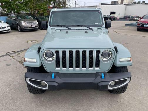 Earl Clearcoat 2023 Jeep Wrangler 4xe Sahara