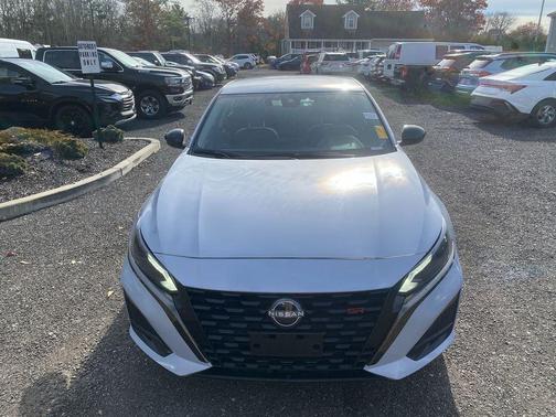 2023 Nissan Altima SR FWD