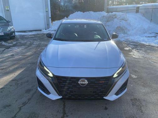 2023 Nissan Altima SR FWD