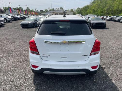 Summit White 2017 Chevrolet Trax Premier