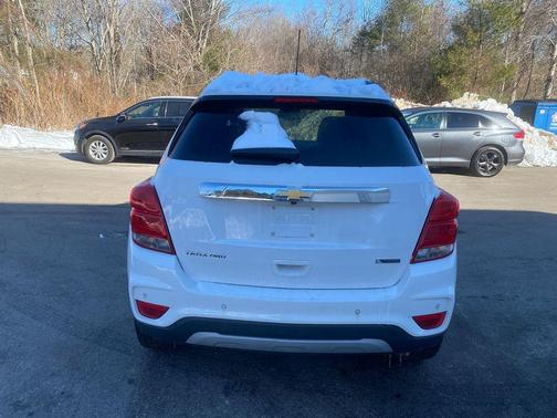 Summit White 2017 Chevrolet Trax Premier