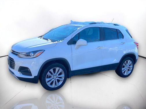 Summit White 2017 Chevrolet Trax Premier