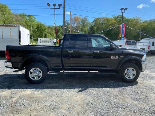 2017 RAM 2500 SLT Crew Cab 4x4 6'4' Box