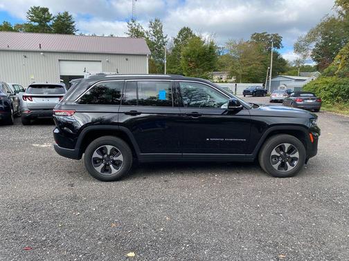2022 Jeep Grand Cherokee 4xe Base