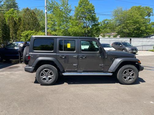 Granite Crystal Metallic Clearcoat 2022 Jeep Wrangler Unlimited Sport