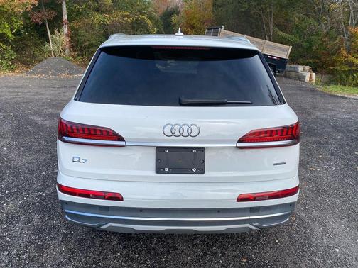 2020 Audi Q7 55 Premium Plus