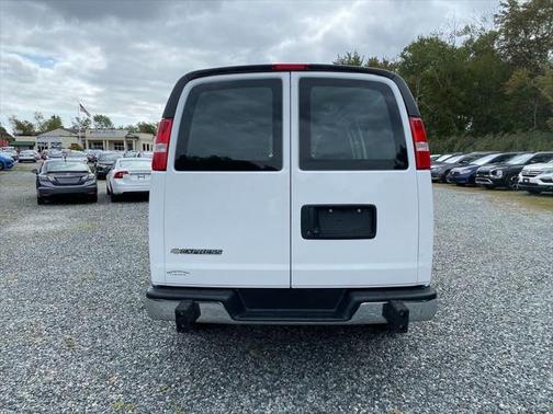 2022 Chevrolet Express 2500 RWD 2500 Regular Wheelbase WT