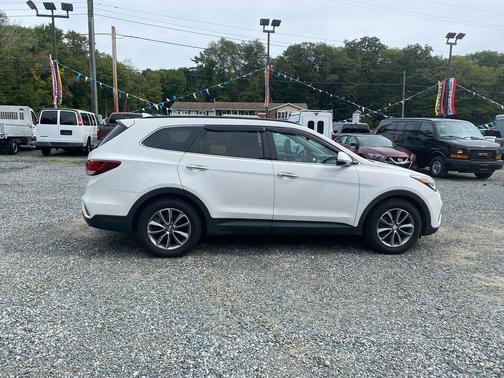2018 Hyundai SANTA FE SE