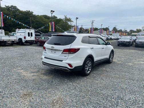 2018 Hyundai SANTA FE SE
