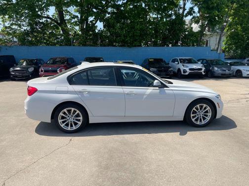 Alpine White 2018 BMW 320 i