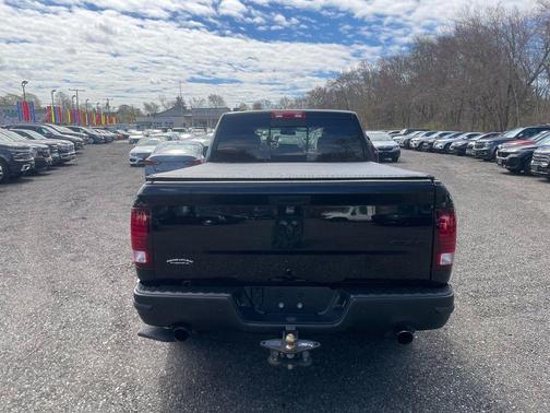 Diamond Black Crystal Pearlcoat 2019 RAM 1500 Classic Warlock Quad Cab 4x4 6'4' Box