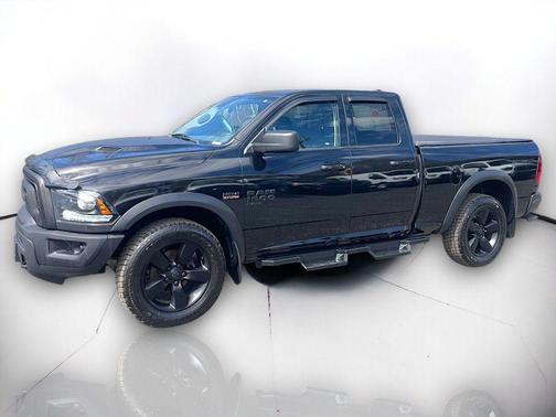Diamond Black Crystal Pearlcoat 2019 RAM 1500 Classic Warlock Quad Cab 4x4 6'4' Box
