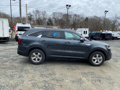 2023 Kia Sorento LX