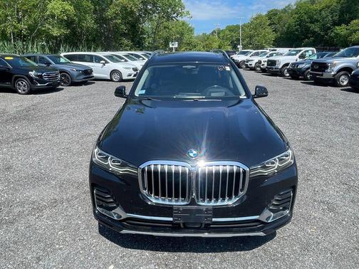 Black Sapphire Metallic 2021 BMW X7 xDrive40i