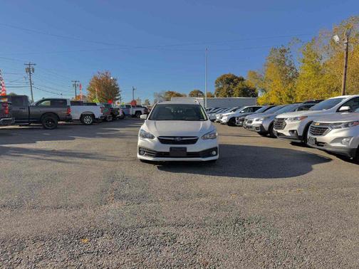 Crystal White Pearl 2021 Subaru Impreza Premium