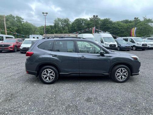 Magnetite Gray Metallic 2023 Subaru Forester Premium