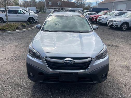 Ice Silver Metallic 2022 Subaru Outback Premium