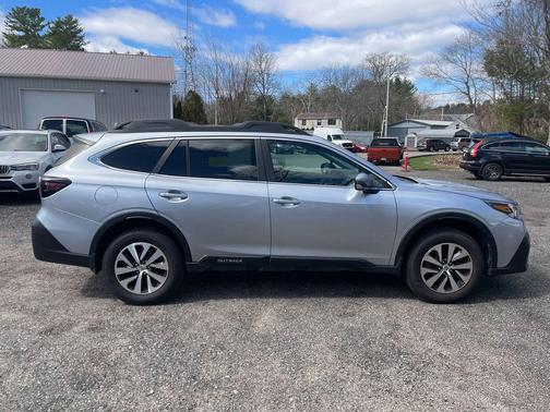 Ice Silver Metallic 2022 Subaru Outback Premium