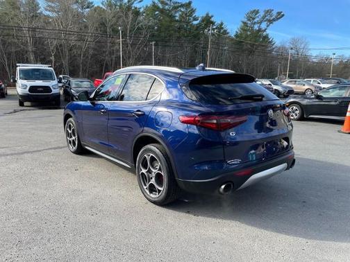 Photo 5 of 29 of 2018 Alfa Romeo Stelvio Ti
