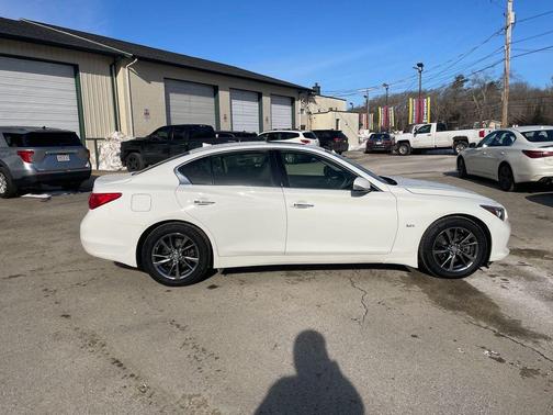 2017 INFINITI Q50 3.0t Signature Edition