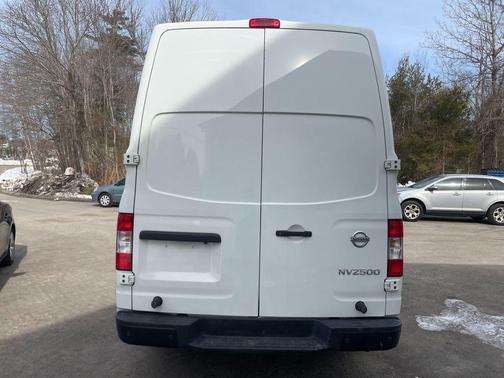 2021 Nissan NV Cargo NV2500 HD SV V6