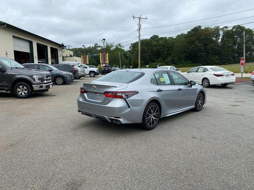 2022 Toyota Camry SE