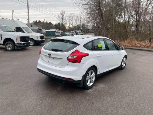 Oxford White 2014 Ford Focus SE