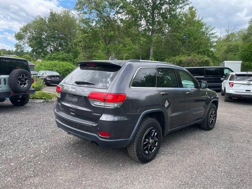 Granite Crystal Metallic Clearcoat 2019 Jeep Grand Cherokee Laredo
