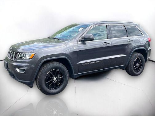 Granite Crystal Metallic Clearcoat 2019 Jeep Grand Cherokee Laredo