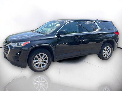 Mosaic Black Metallic 2021 Chevrolet Traverse LS