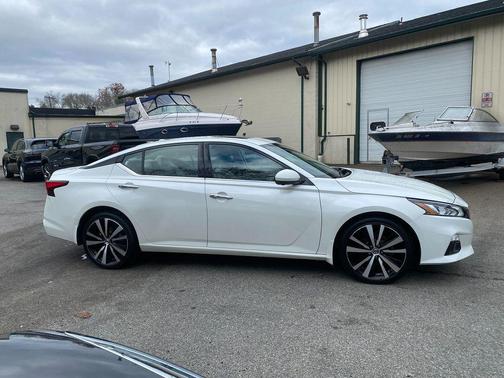 2019 Nissan Altima 2.5 Platinum