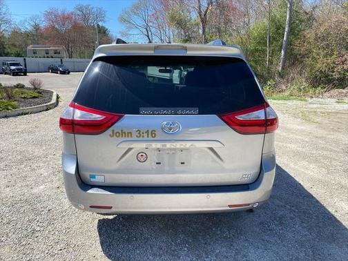 2017 Toyota Sienna XLE Premium