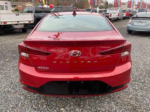 2019 Hyundai ELANTRA SEL