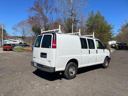Summit White 2018 Chevrolet Express 2500 Work Van