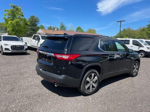 Mosaic Black Metallic 2019 Chevrolet Traverse LT Leather