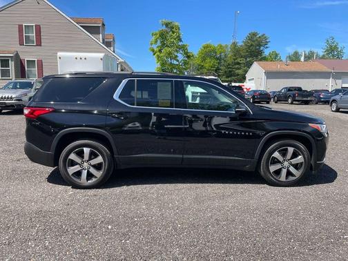 Mosaic Black Metallic 2019 Chevrolet Traverse LT Leather