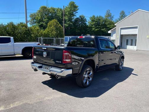 Diamond Black Crystal Pearlcoat 2021 RAM 1500 Longhorn