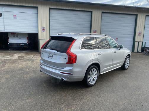 2018 Volvo XC90 T5 Momentum