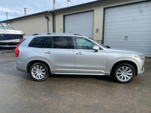 2018 Volvo XC90 T5 Momentum