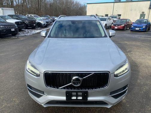 2018 Volvo XC90 T5 Momentum