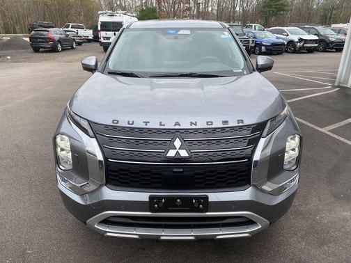 Mercury Gray Metallic 2024 Mitsubishi Outlander SE S-AWC