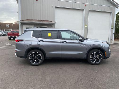 2024 Mitsubishi Outlander PHEV SE S-AWC