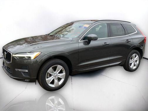 2022 Volvo XC60 B5 Momentum