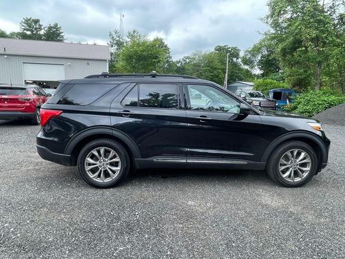 Agate Black Metallic 2020 Ford Explorer XLT