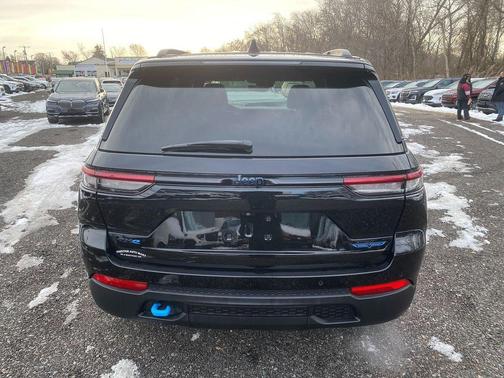 2022 Jeep Grand Cherokee 4xe Trailhawk
