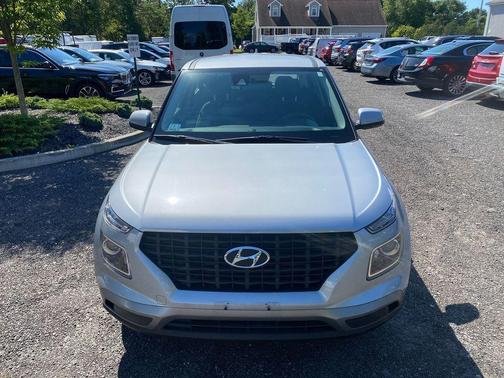 2022 Hyundai VENUE SE